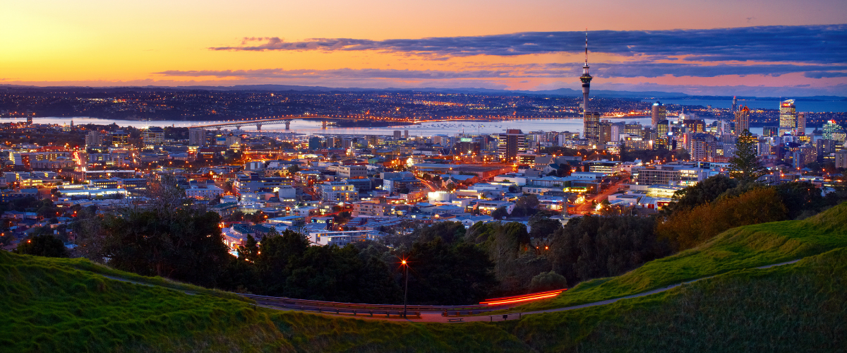Auckland skyline from Mt Eden Auckland skyline from Mt Eden