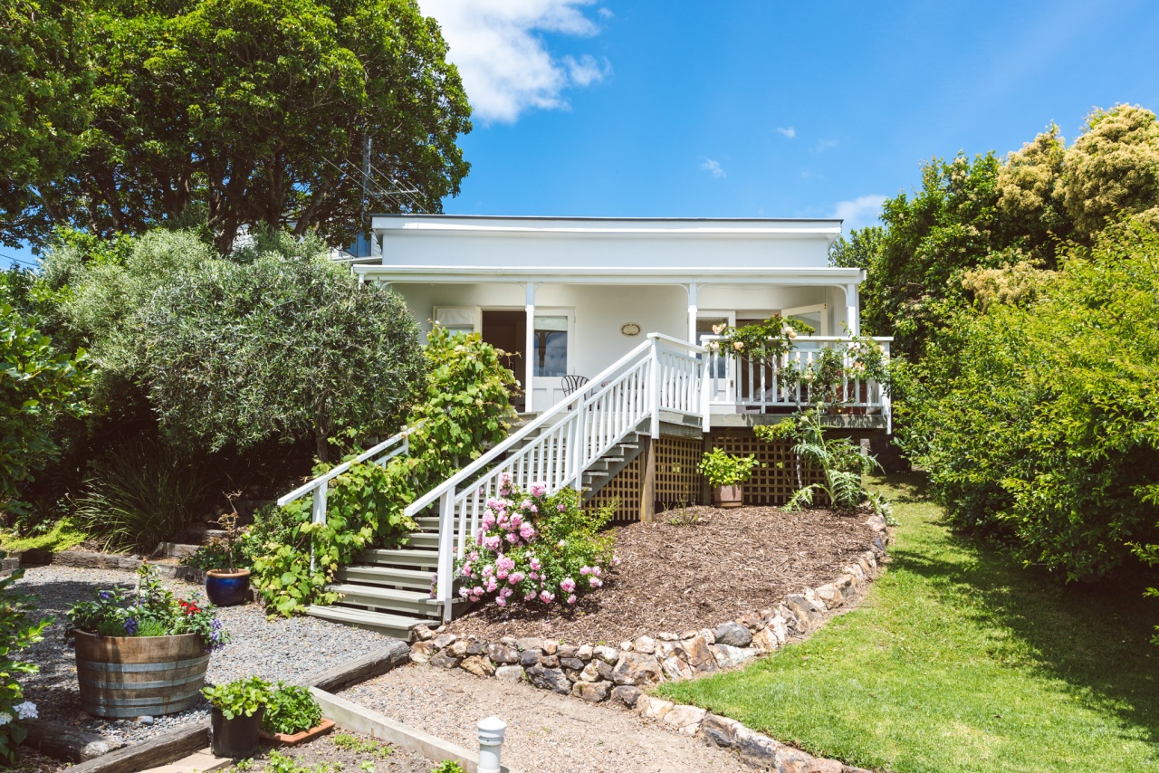 Photo of Moana Vista Cottage, Waiheke Island