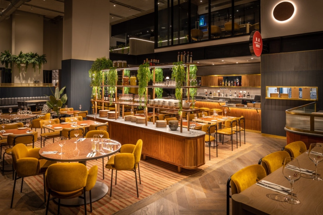 Hotel restaurant
