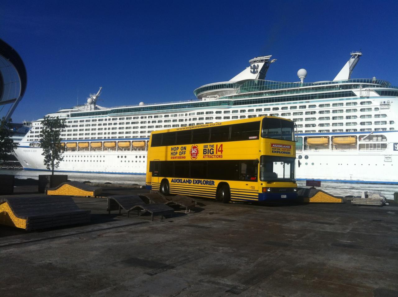 Auckland Hop On Hop Off Explorer Photo of Auckland Hop On Hop Off Explorer, Downtown